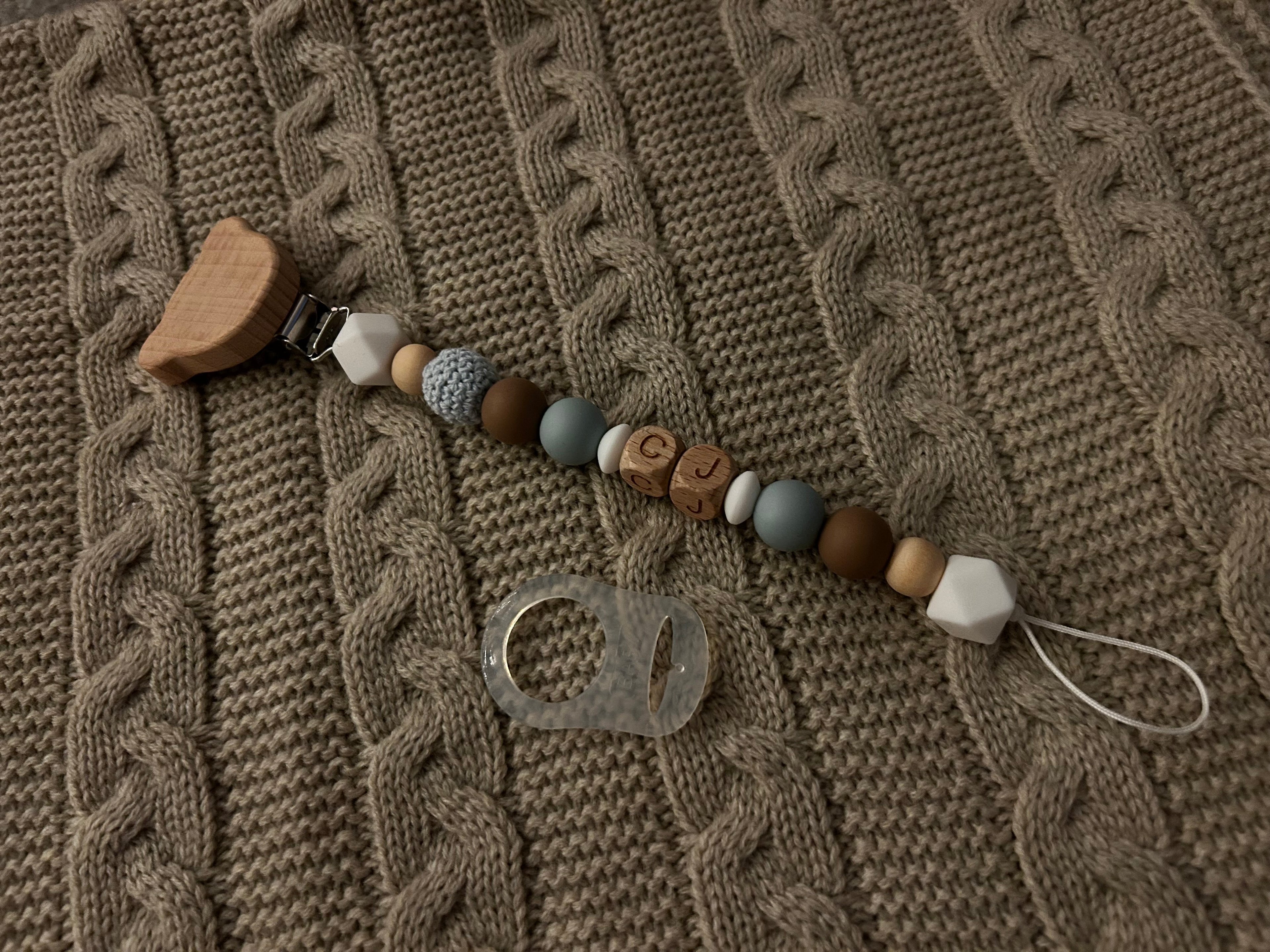 BUILD YOUR OWN                Wooden Block Name Dummy Clips